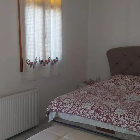 Kadinlar Denizi Plajina Yakin Luks Villa